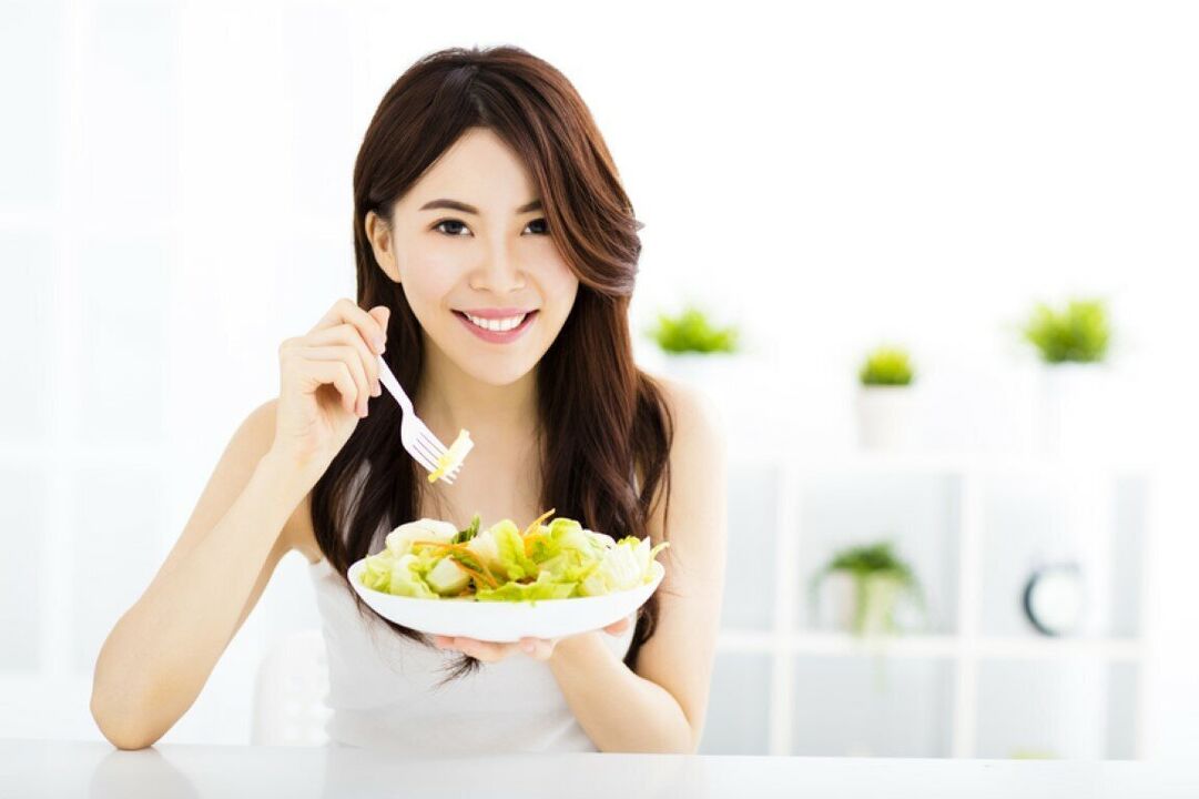 Japanese women eat salad